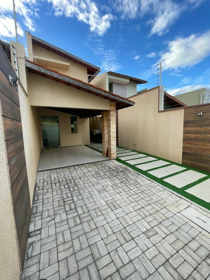 Casa Térrea para Venda - Renato Parente