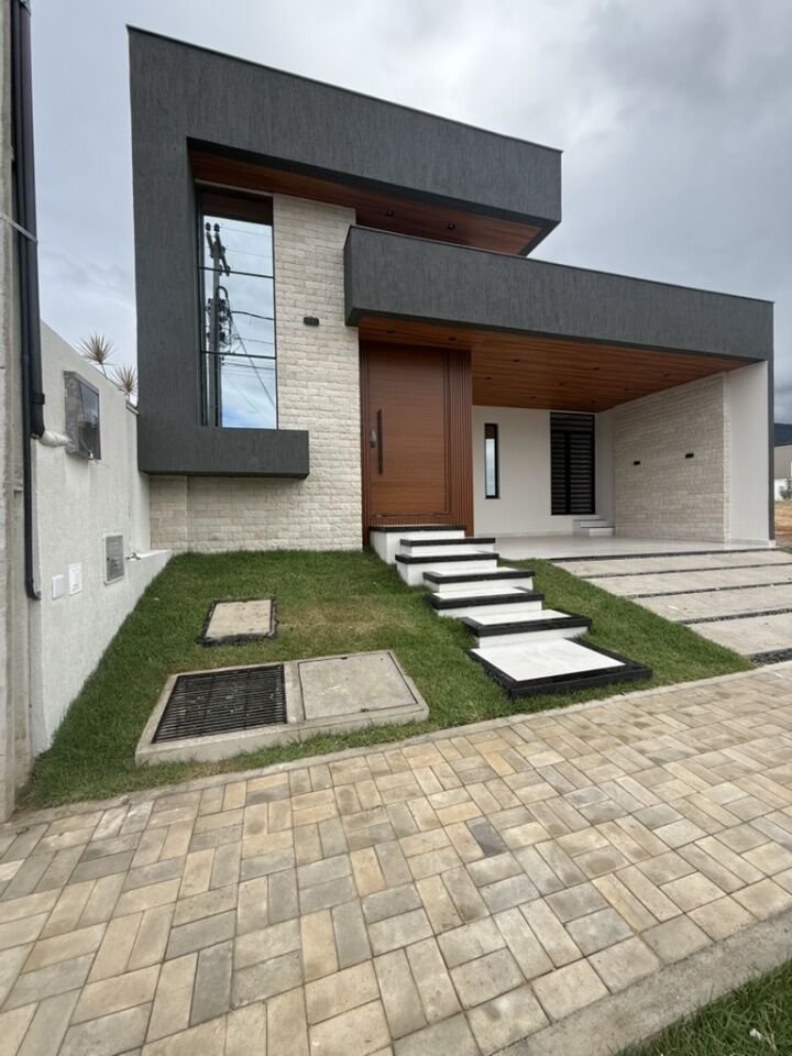 Casa Térrea para Venda - Renato Parente