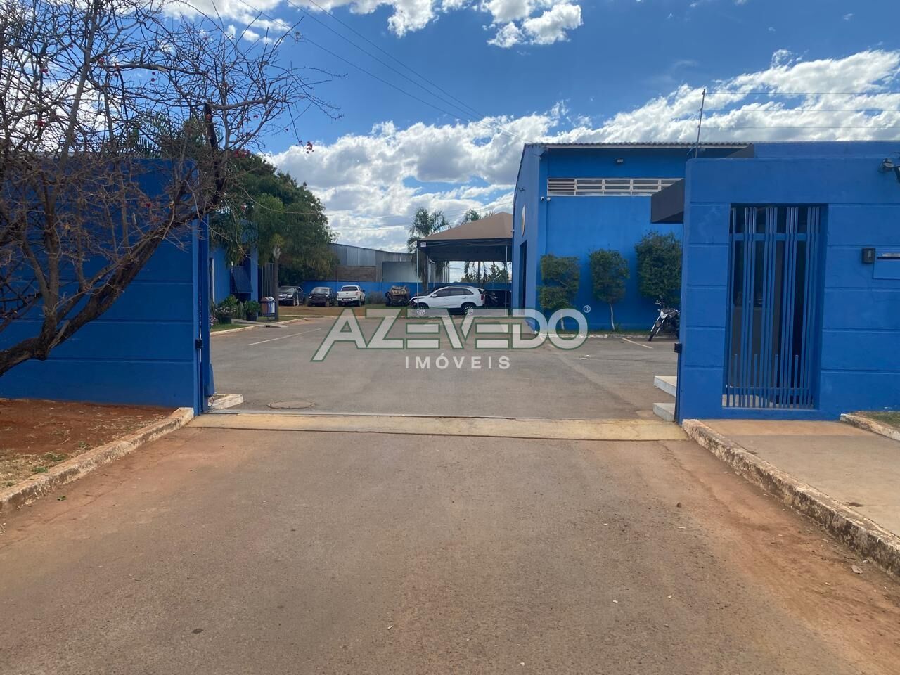 Galpão para Venda - Zona Industrial Guará