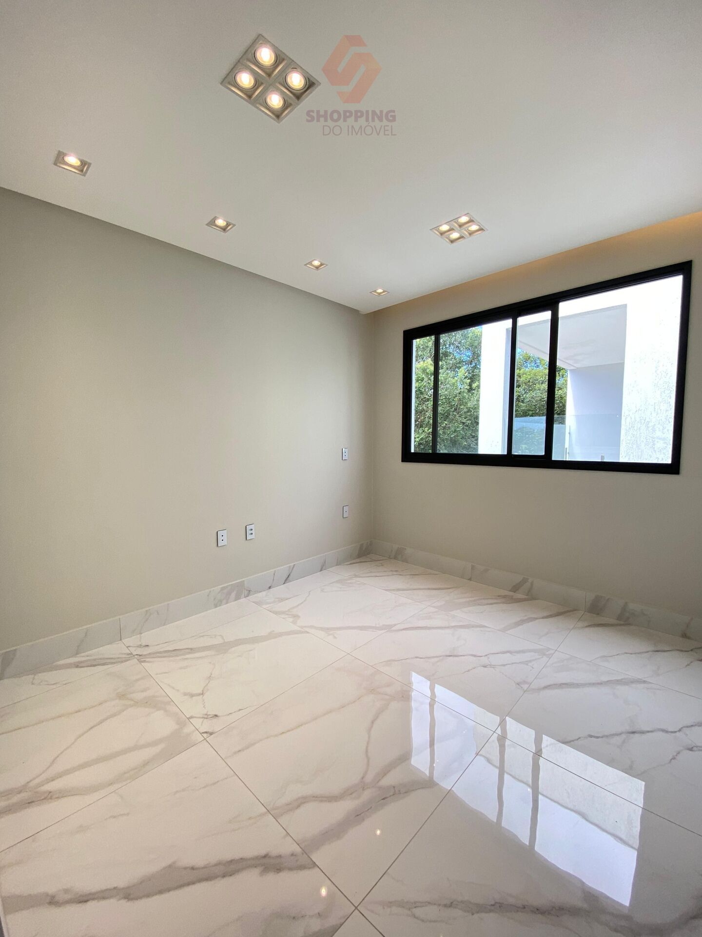 Casa à venda com 4 quartos, 377m² - Foto 5