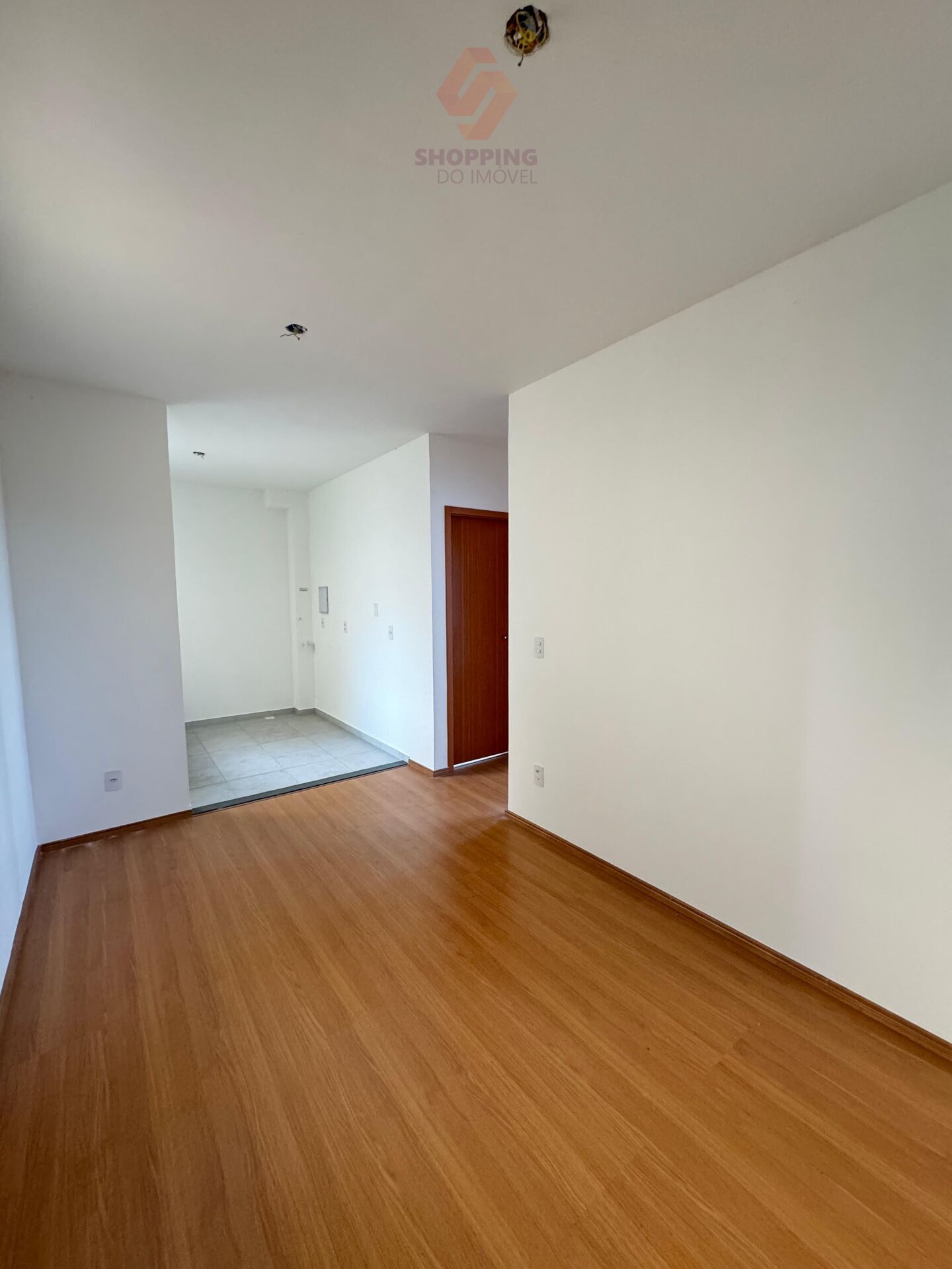 Apartamento à venda com 2 quartos, 70m² - Foto 2