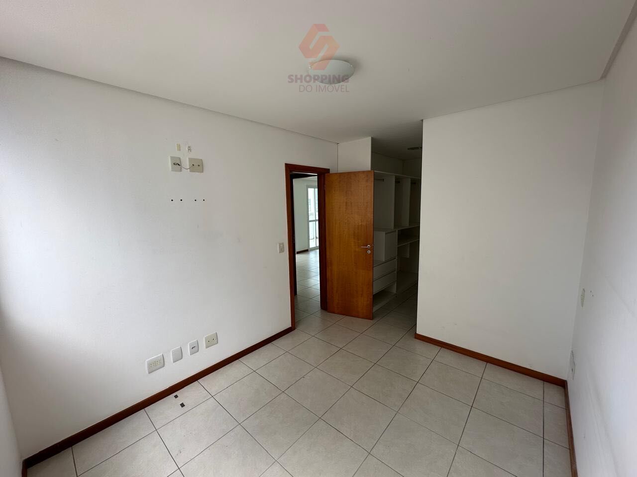 Apartamento à venda com 3 quartos, 100m² - Foto 2