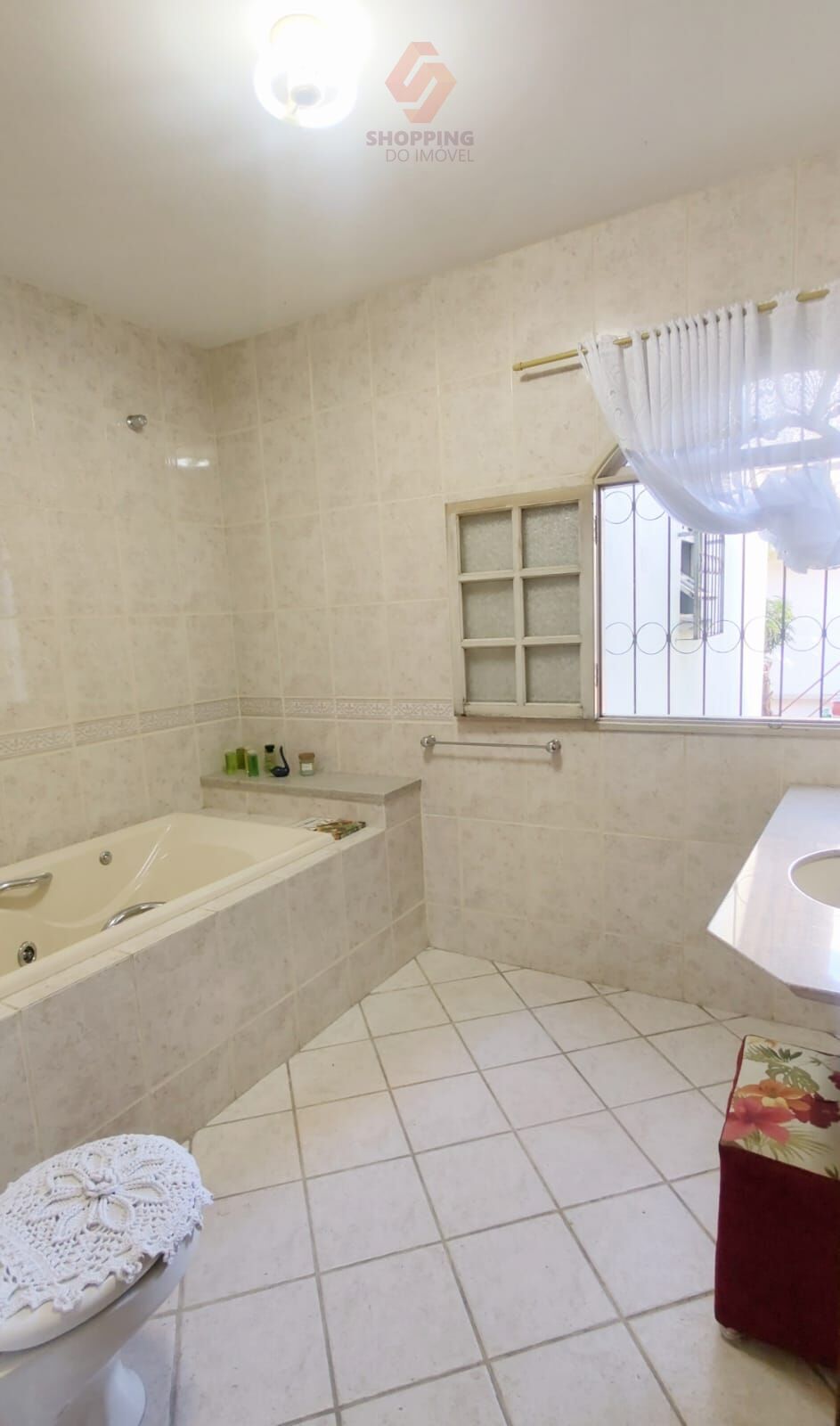 Casa à venda com 5 quartos, 200m² - Foto 13