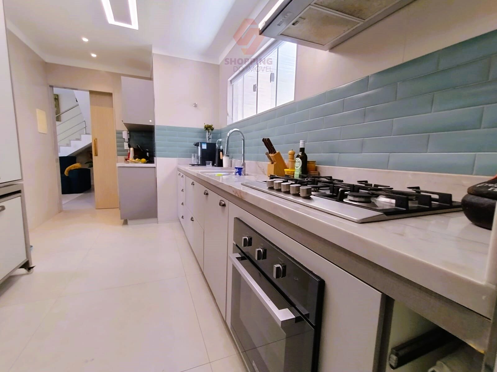 Casa à venda com 4 quartos, 170m² - Foto 17