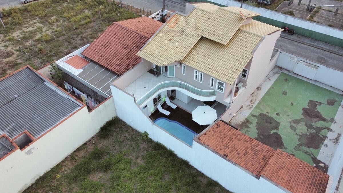 Casa à venda com 3 quartos, 300m² - Foto 2