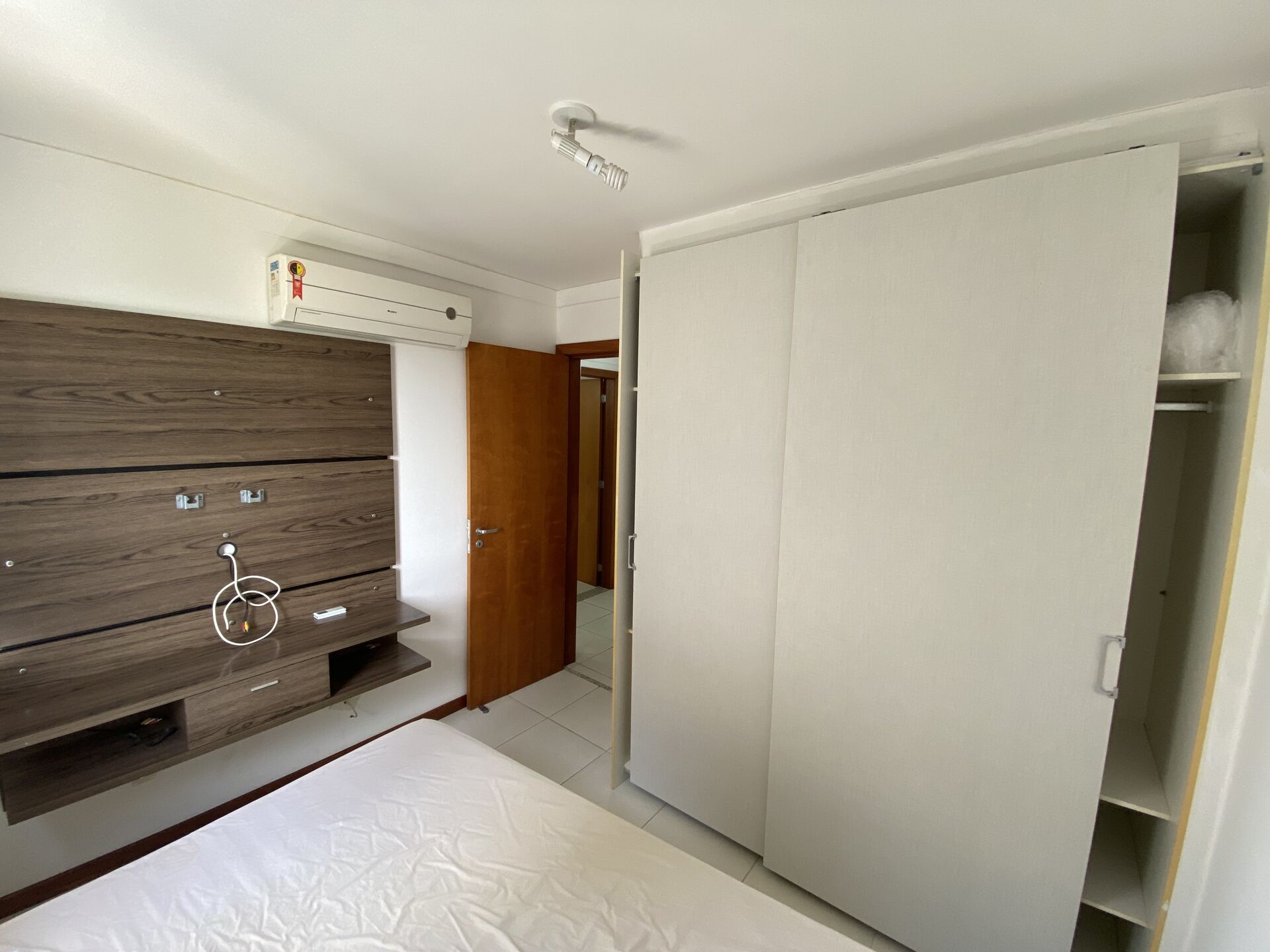 Apartamento à venda com 2 quartos, 64m² - Foto 11