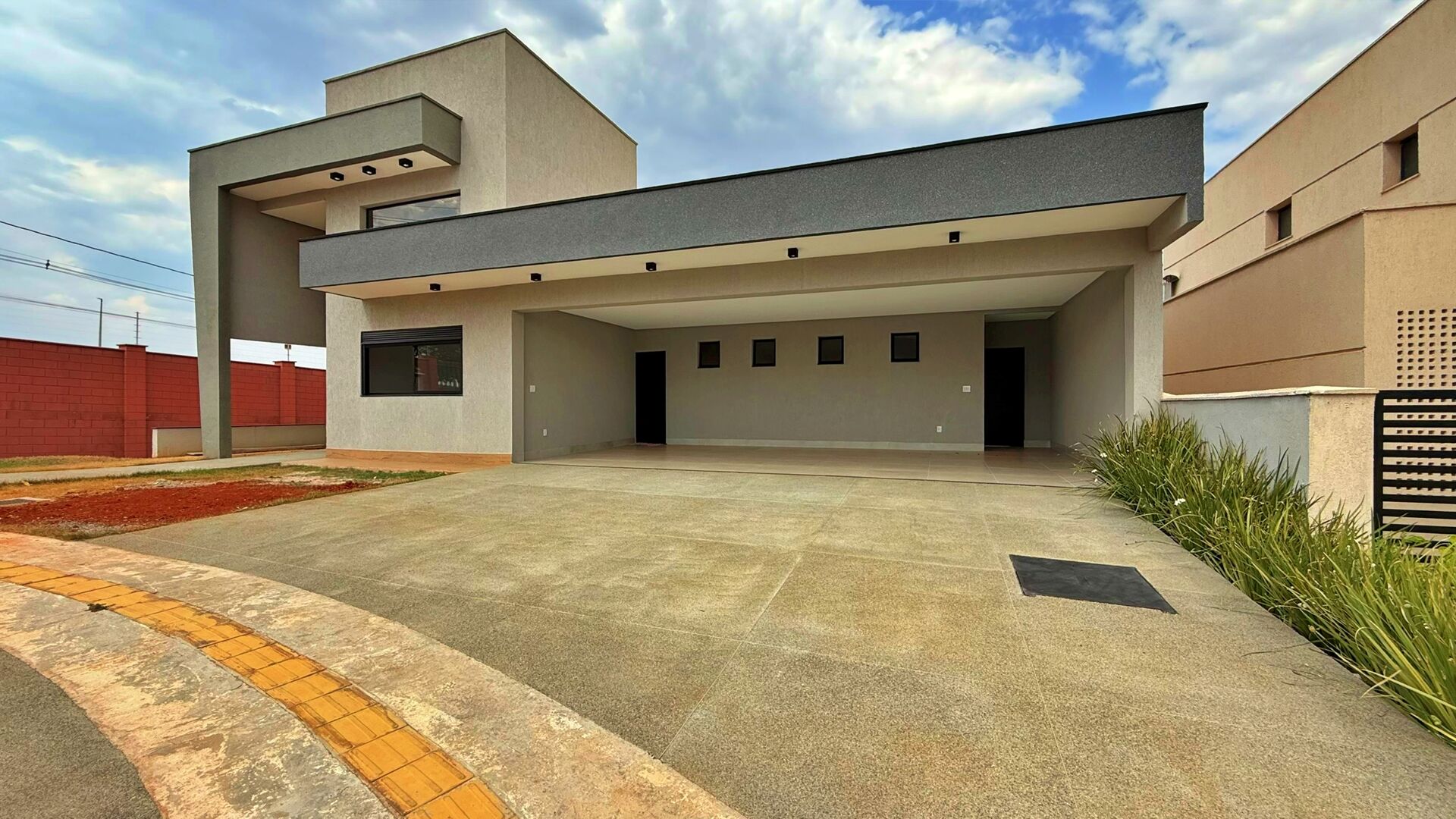Casa, 3 quartos, 234 m² - Foto 1