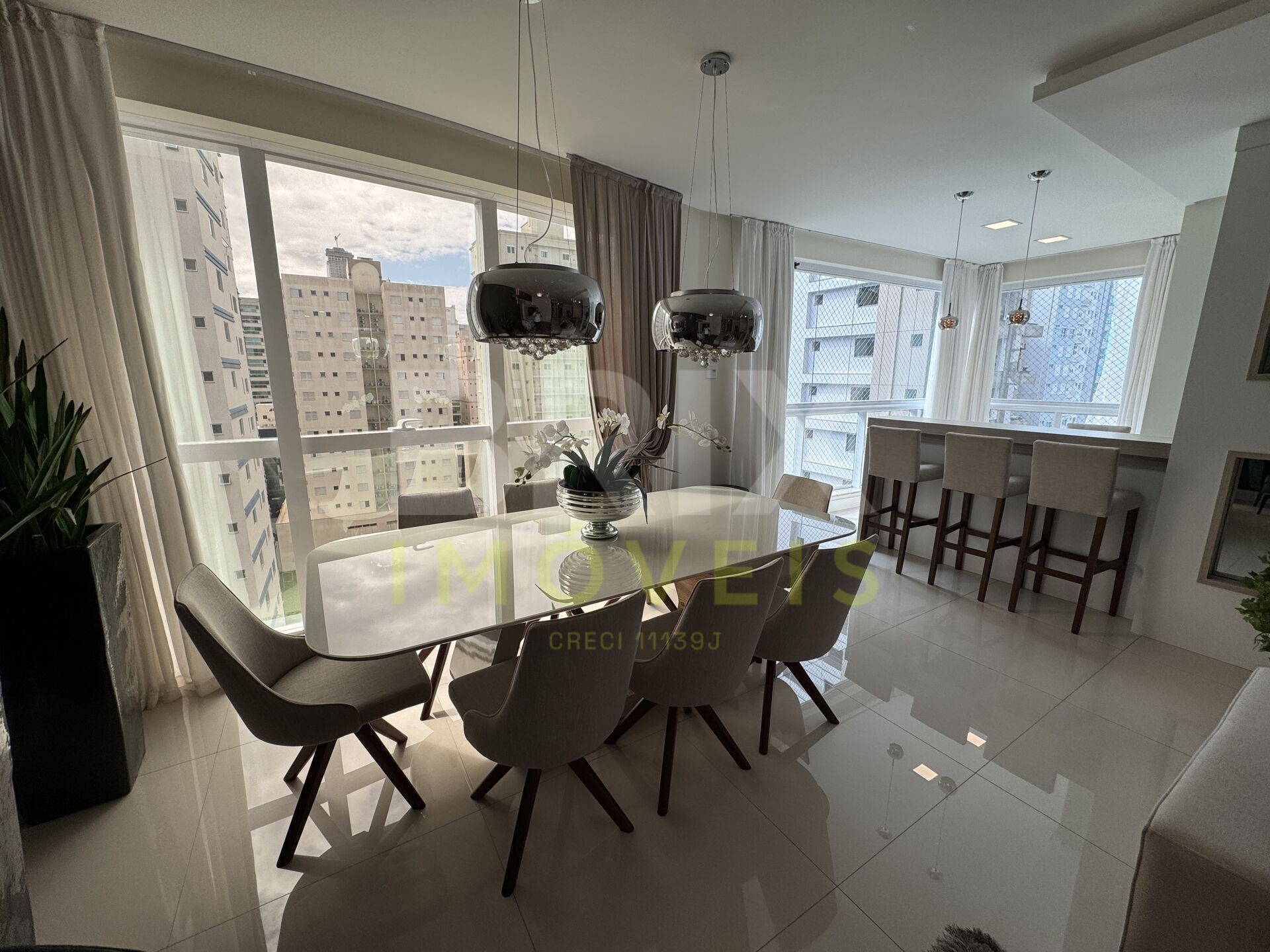 Vista Mar com 3 Suites - Apartamento Alto Padrão em Meia Praia, Itapema/SC — foto 2