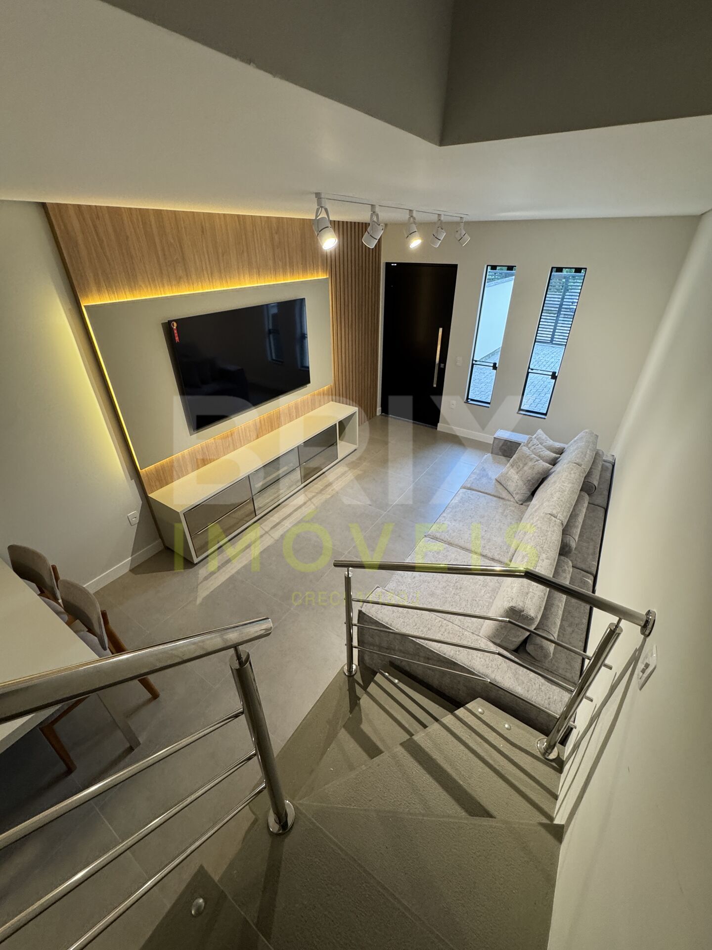 Casa à Venda no Água Verde com 2 Suítes Finamente Mobiliada. - foto 1