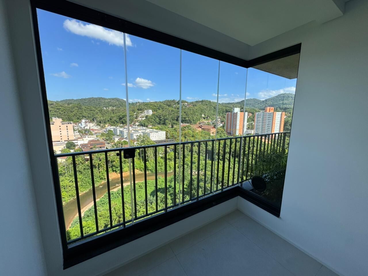 Apartamento com 3 Dormitórios (1 Suíte) | 118 m na Alameda - Blumenau — foto 5