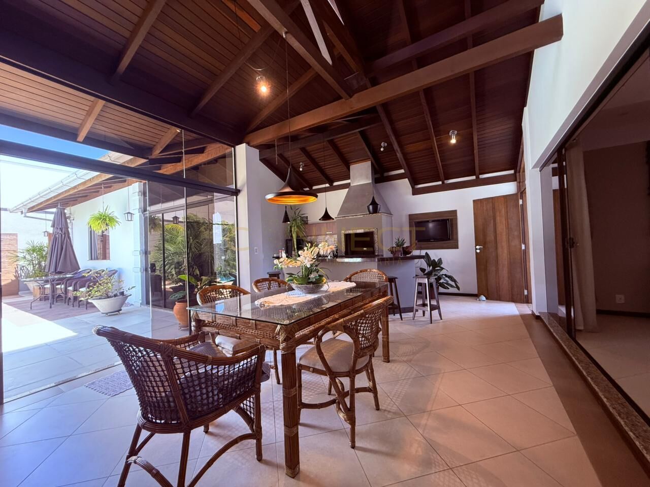 Casa com piscina, 3 dormitórios sendo 1 suíte no bairro Tribess - Blumenau — foto 4