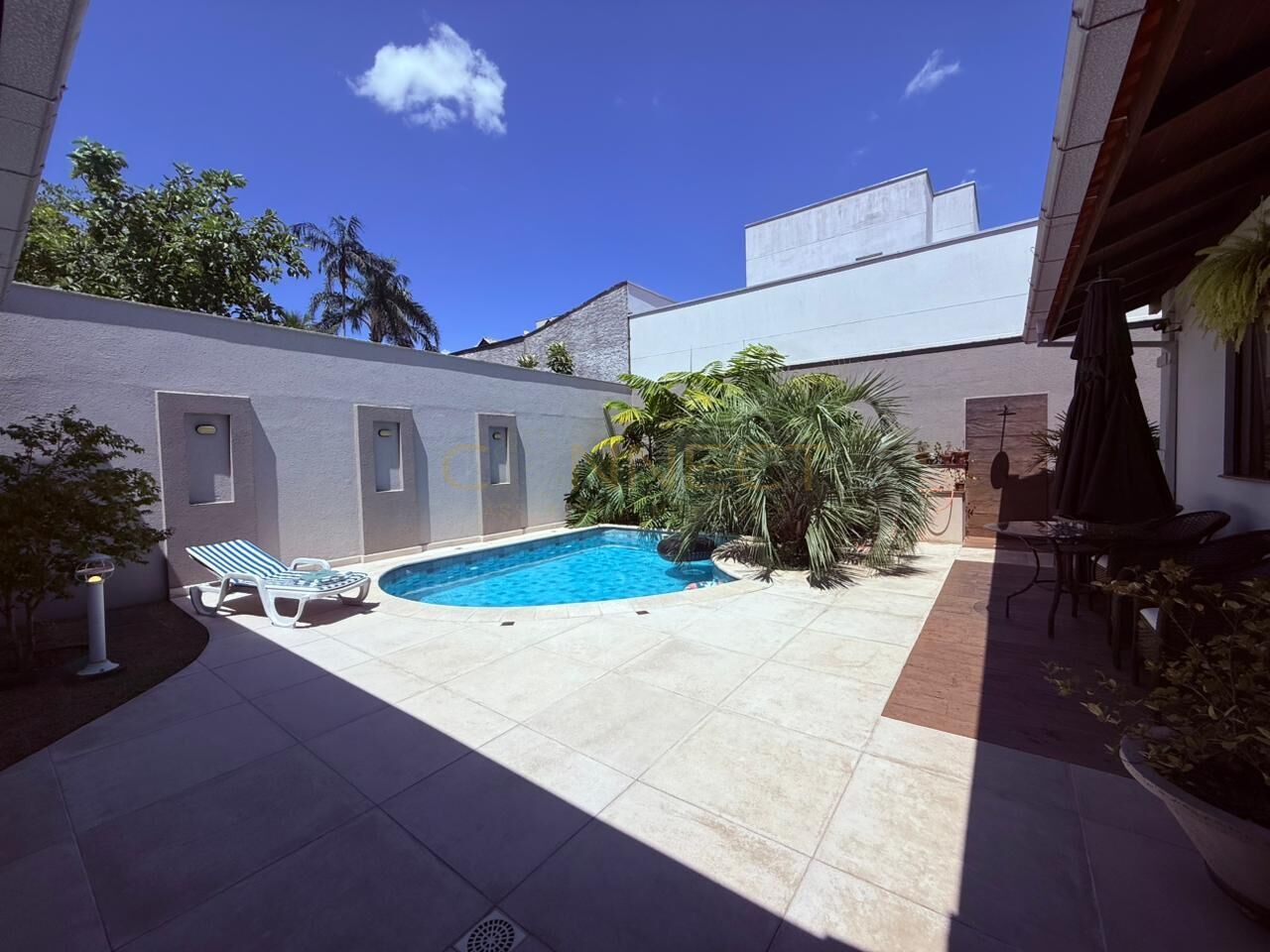 Casa com piscina, 3 dormitórios sendo 1 suíte no bairro Tribess - Blumenau - foto 1