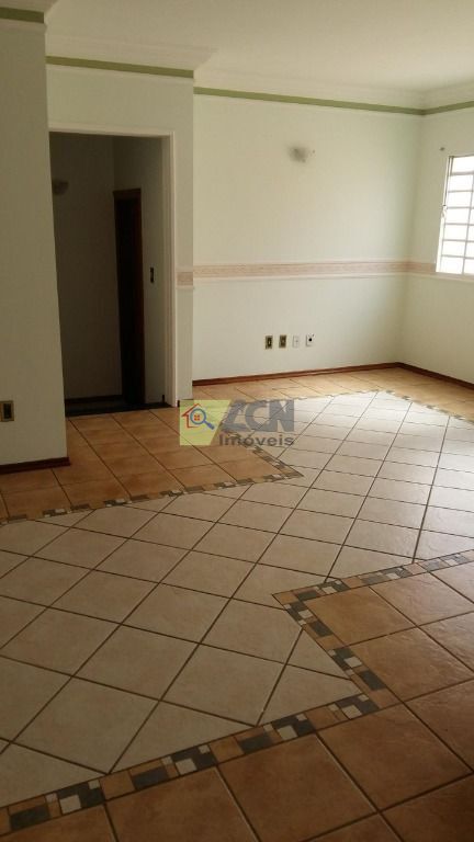 Casa, 3 quartos, 156 m² - Foto 2