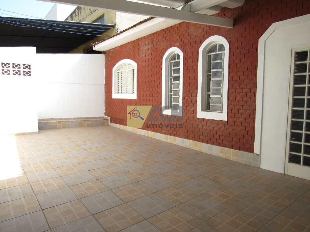 Casa, 4 quartos, 182 m² - Foto 2