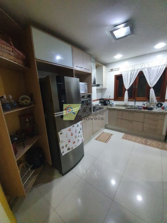 Casa, 3 quartos, 180 m² - Foto 4