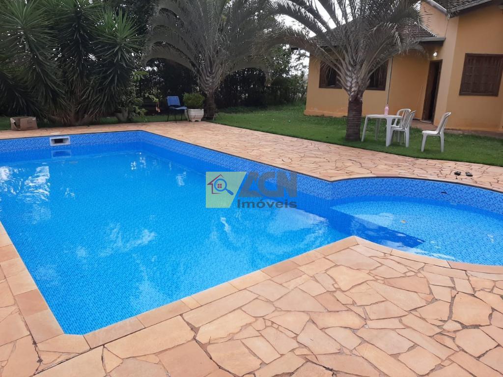 Chácara, 3 quartos, 1232 m² - Foto 1