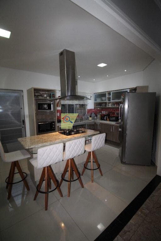 Casa, 4 quartos, 261 m² - Foto 8