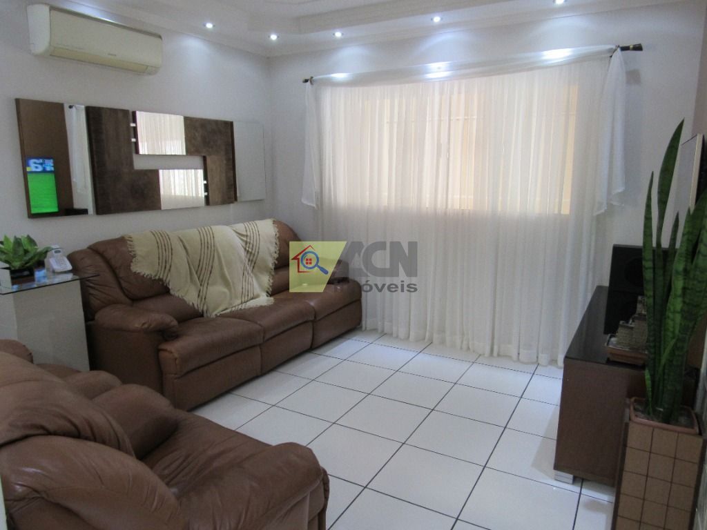 Casa, 4 quartos, 220 m² - Foto 4