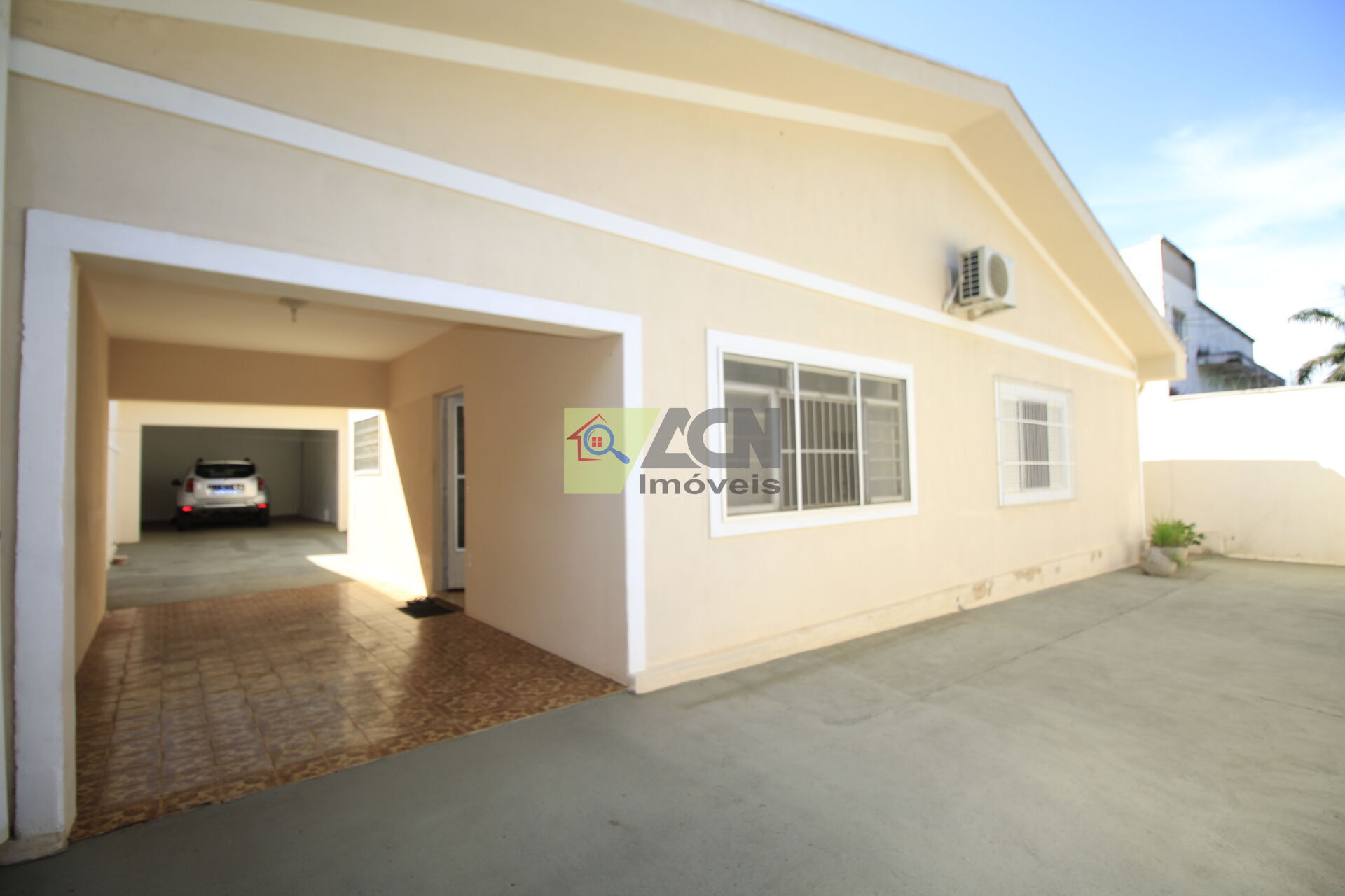 Casa, 5 quartos, 220 m² - Foto 1