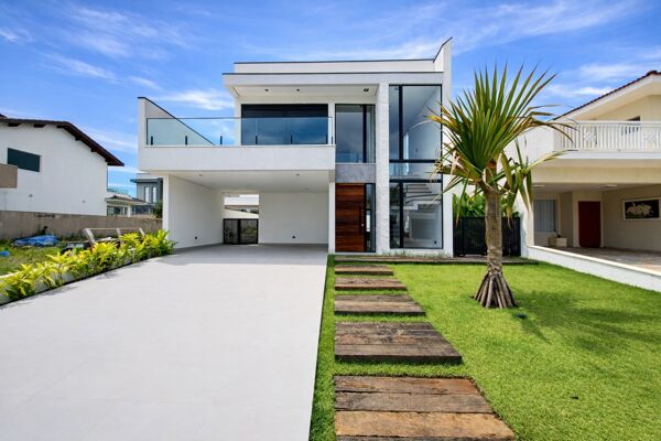 Casa Assobradada ou Sobrado: Qual o Imóvel Ideal para Sua Família em Peruíbe