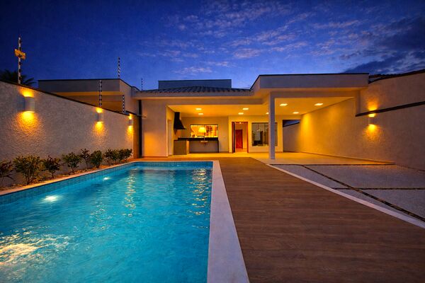 Casas de Praia Modernas e Sofisticadas: Inspiração e Estilo em Peruíbe