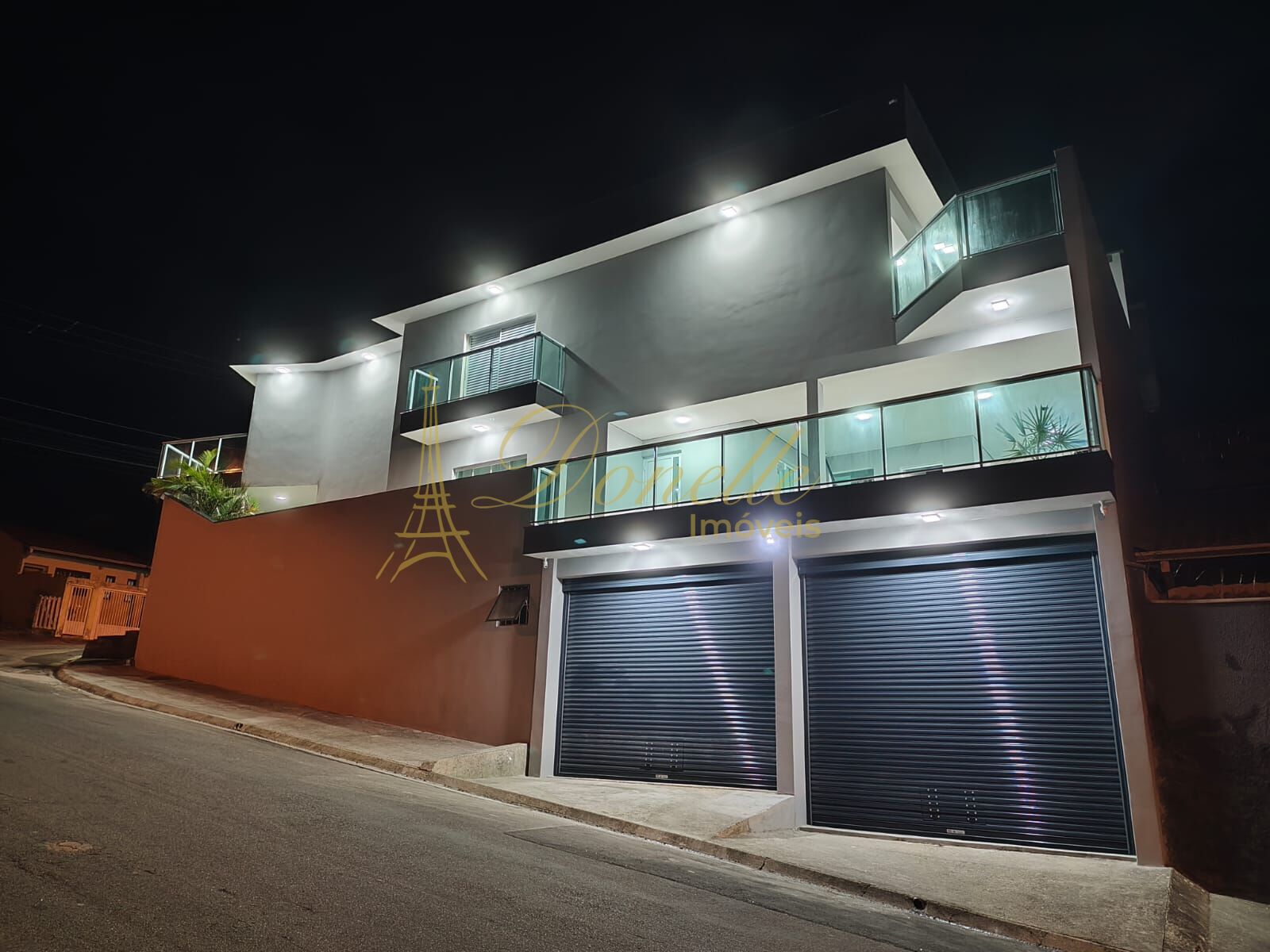 Sobrado, 3 quartos, 292 m² - Foto 1