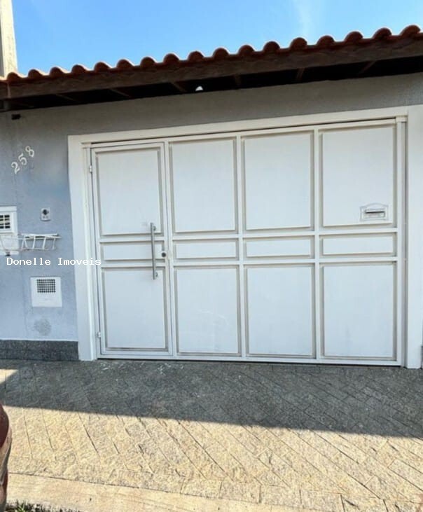 Casa, 3 quartos, 122 m² - Foto 1