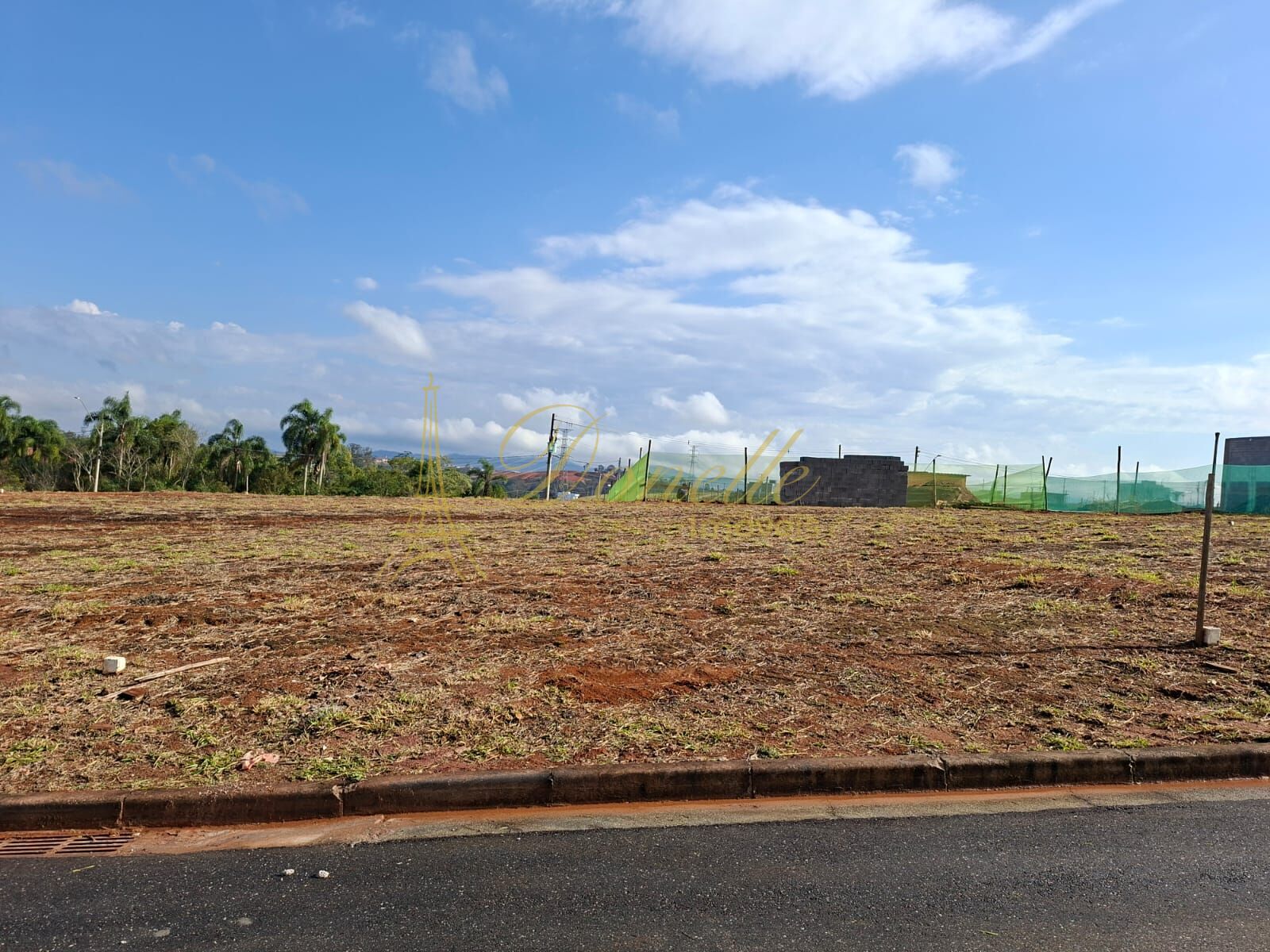 Terreno, 240 m² - Foto 2