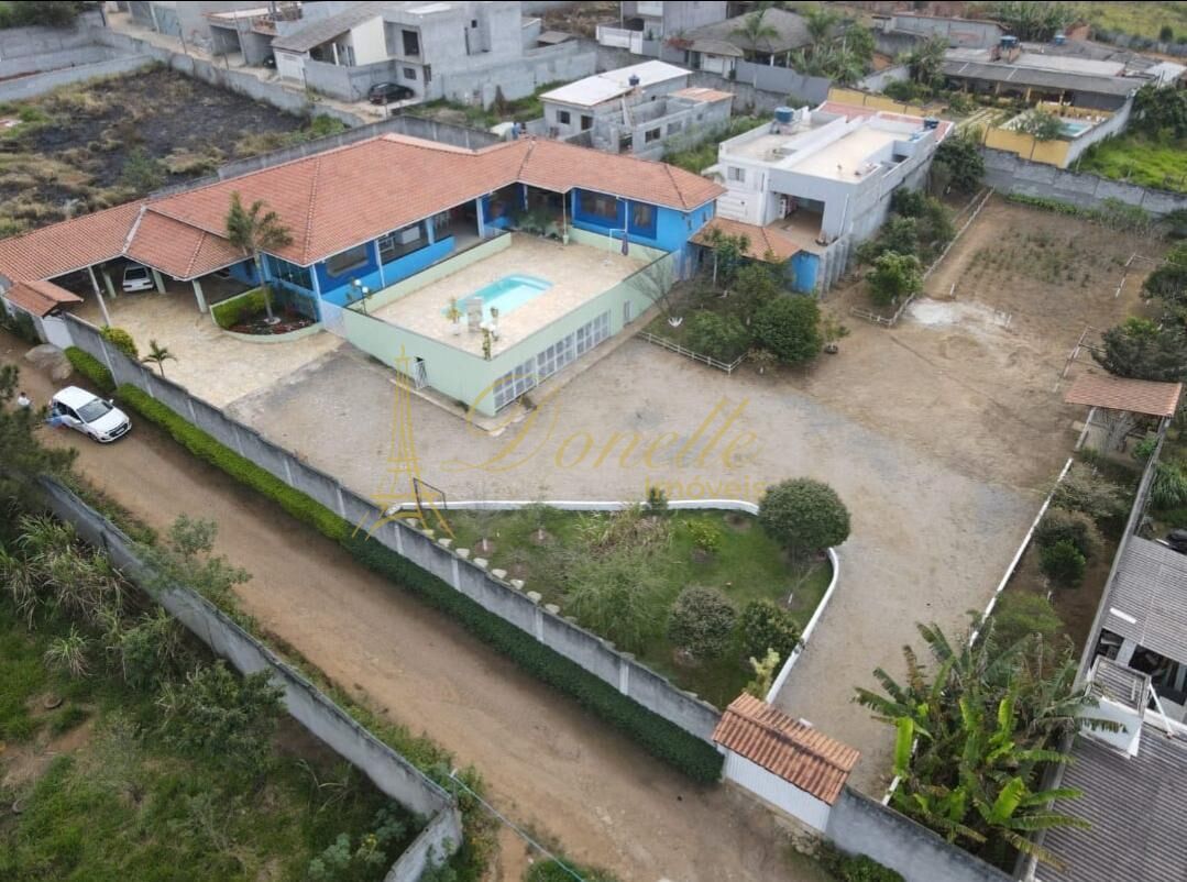 Sítio, 4 quartos, 2500 m² - Foto 1