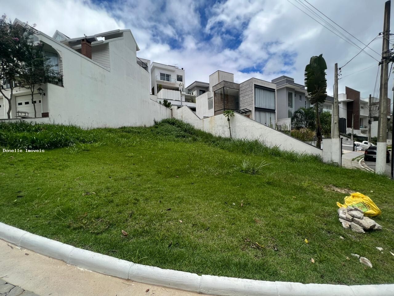 Terreno, 302 m² - Foto 1