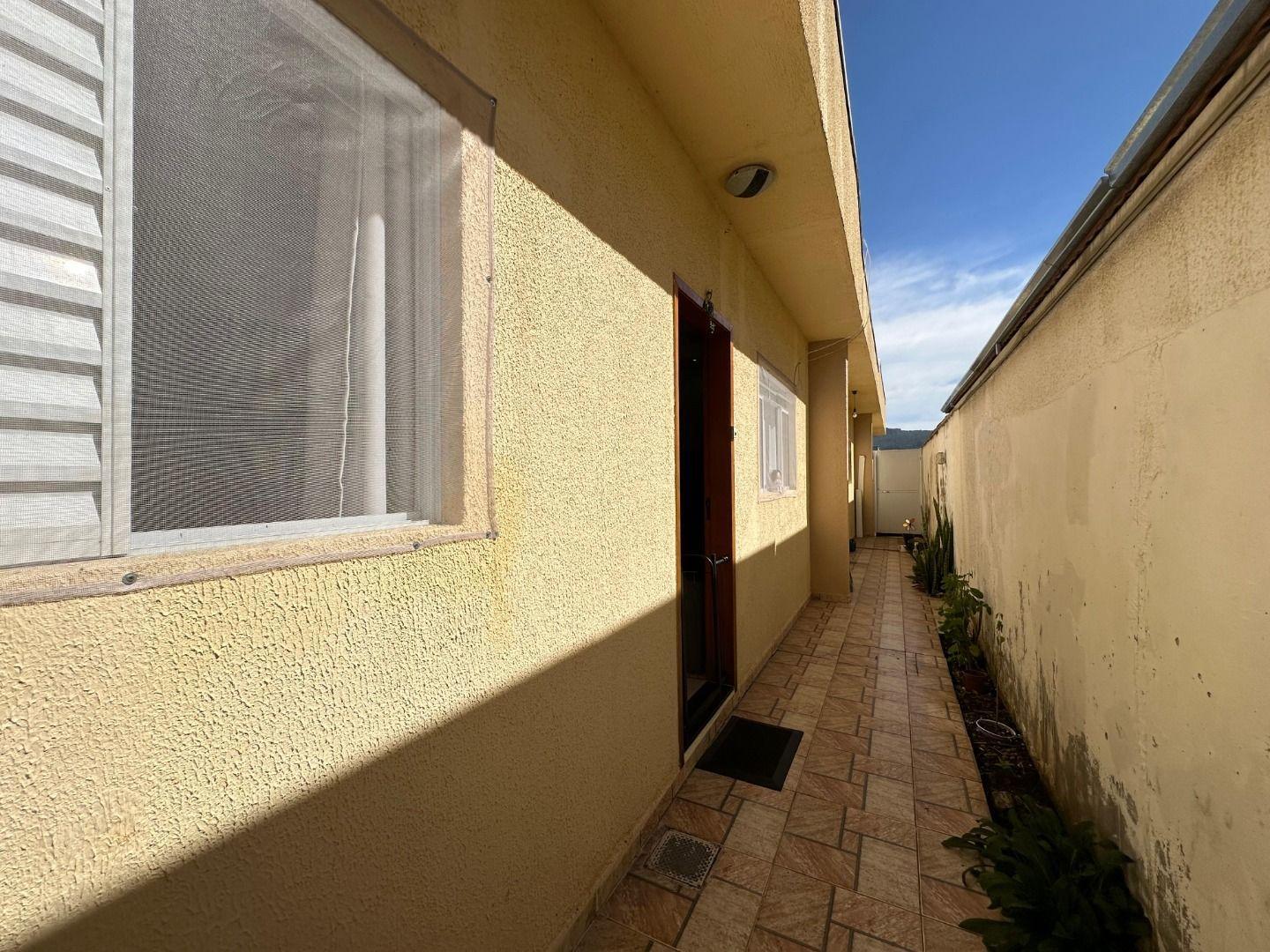 Casa, 2 quartos, 53 m² - Foto 1