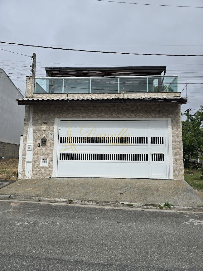 Sobrado, 3 quartos, 303 m² - Foto 1