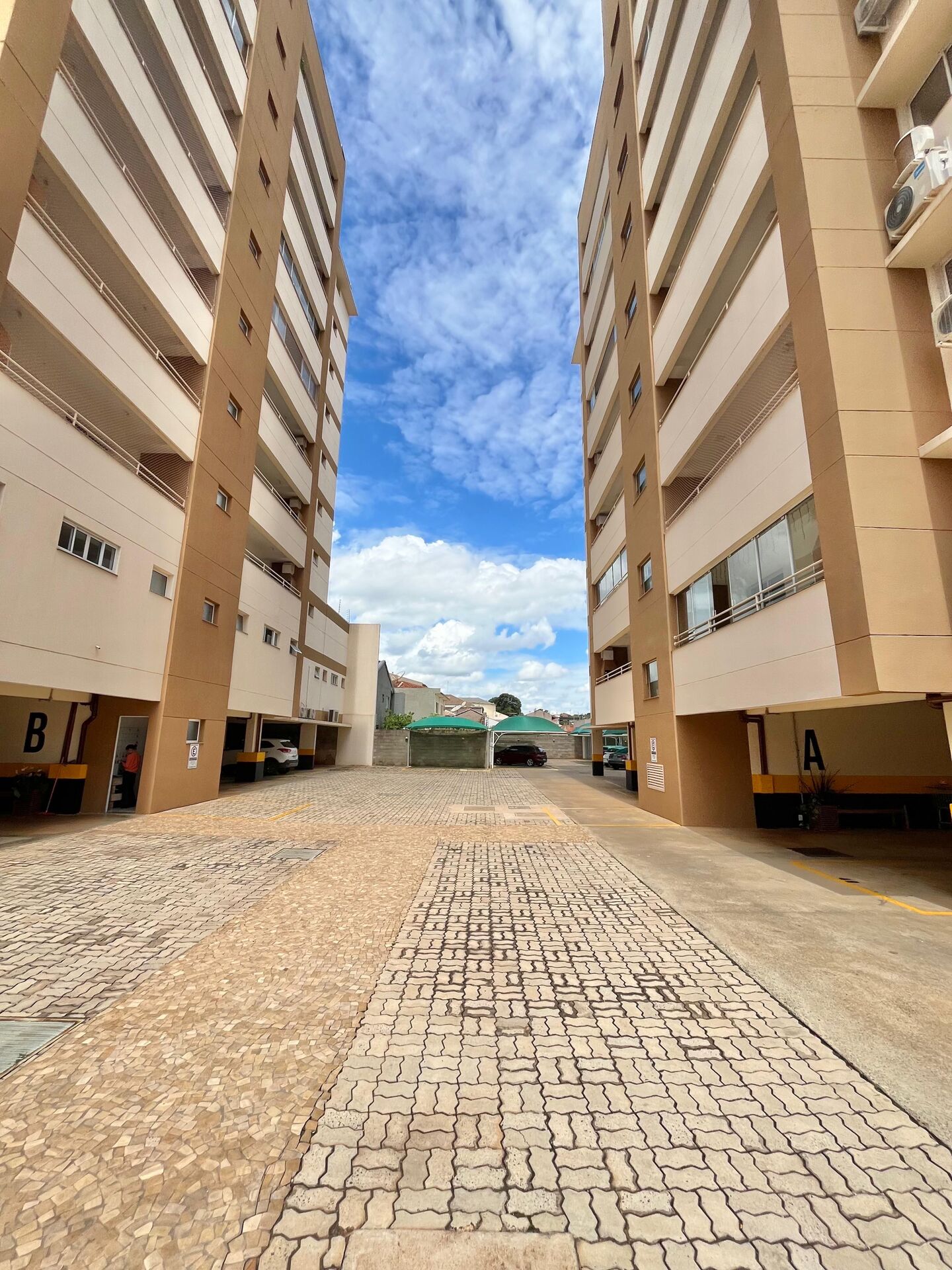Apartamento para alugar com 2 quartos, 88m² - Foto 12