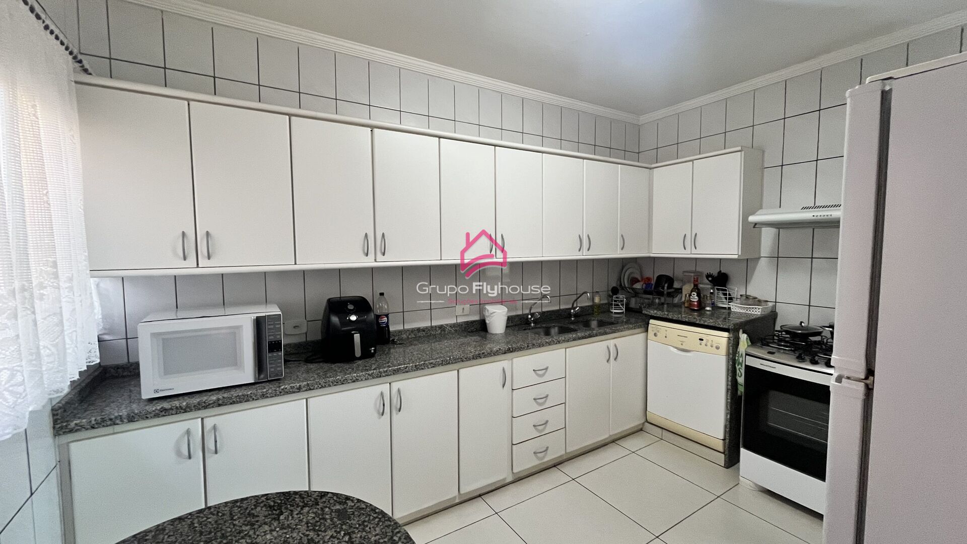 Casa à venda com 3 quartos, 223m² - Foto 13