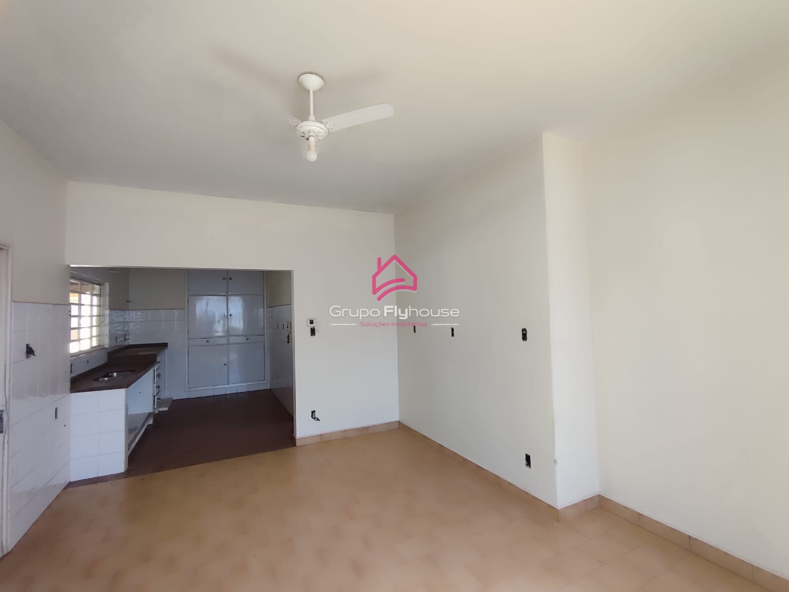 Casa para alugar com 4 quartos, 300m² - Foto 17
