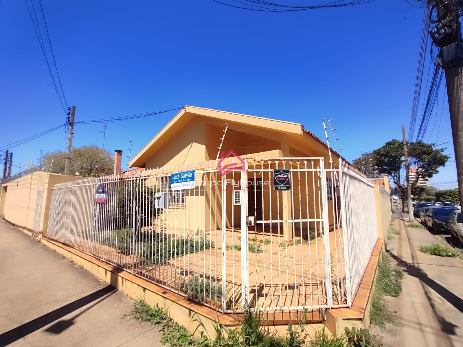 Casa para alugar com 4 quartos, 300m² - Foto 3