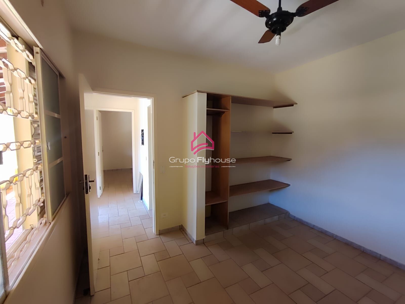 Casa para alugar com 4 quartos, 300m² - Foto 25