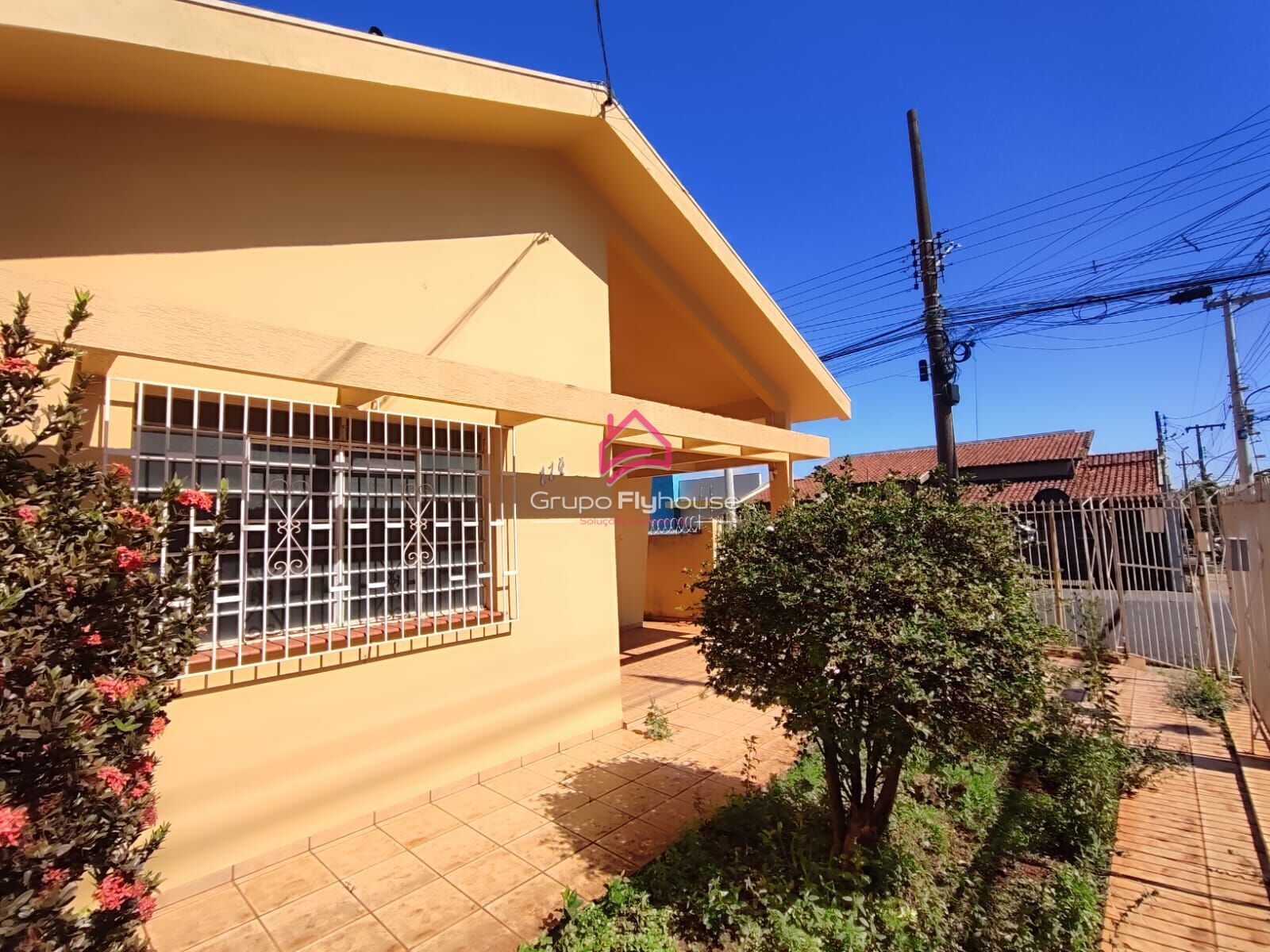Casa para alugar com 4 quartos, 300m² - Foto 4