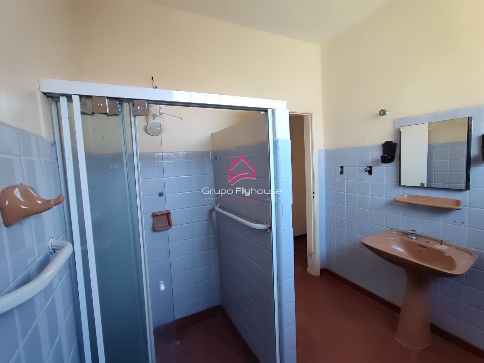 Casa para alugar com 4 quartos, 300m² - Foto 12