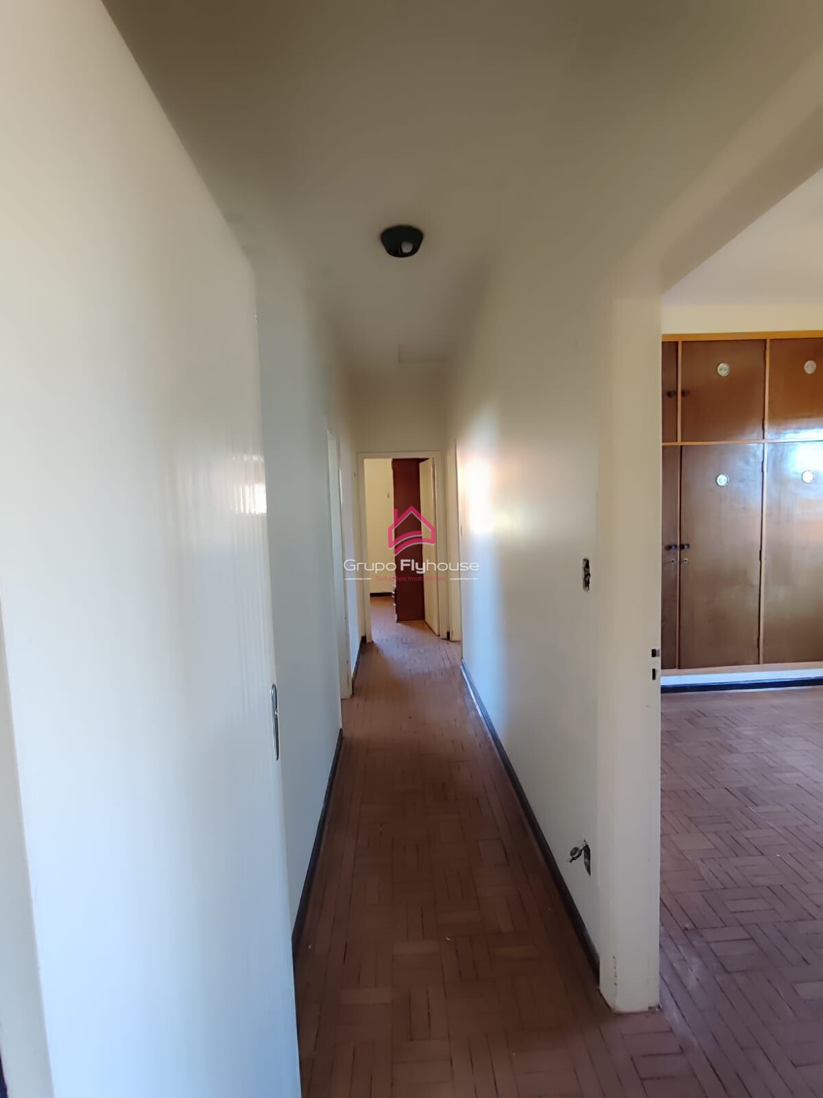 Casa para alugar com 4 quartos, 300m² - Foto 8