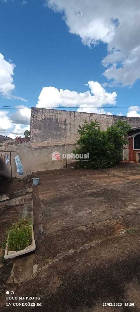 Casa à venda com 3 quartos, 94m² - Foto 1