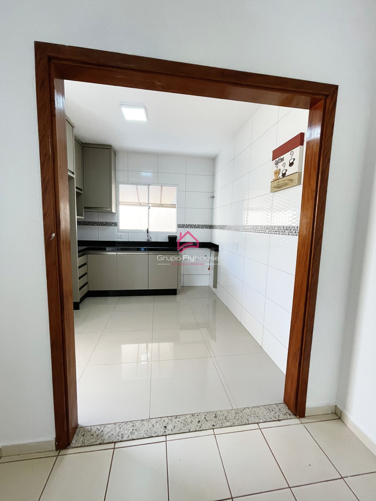 Casa à venda com 2 quartos, 50m² - Foto 4