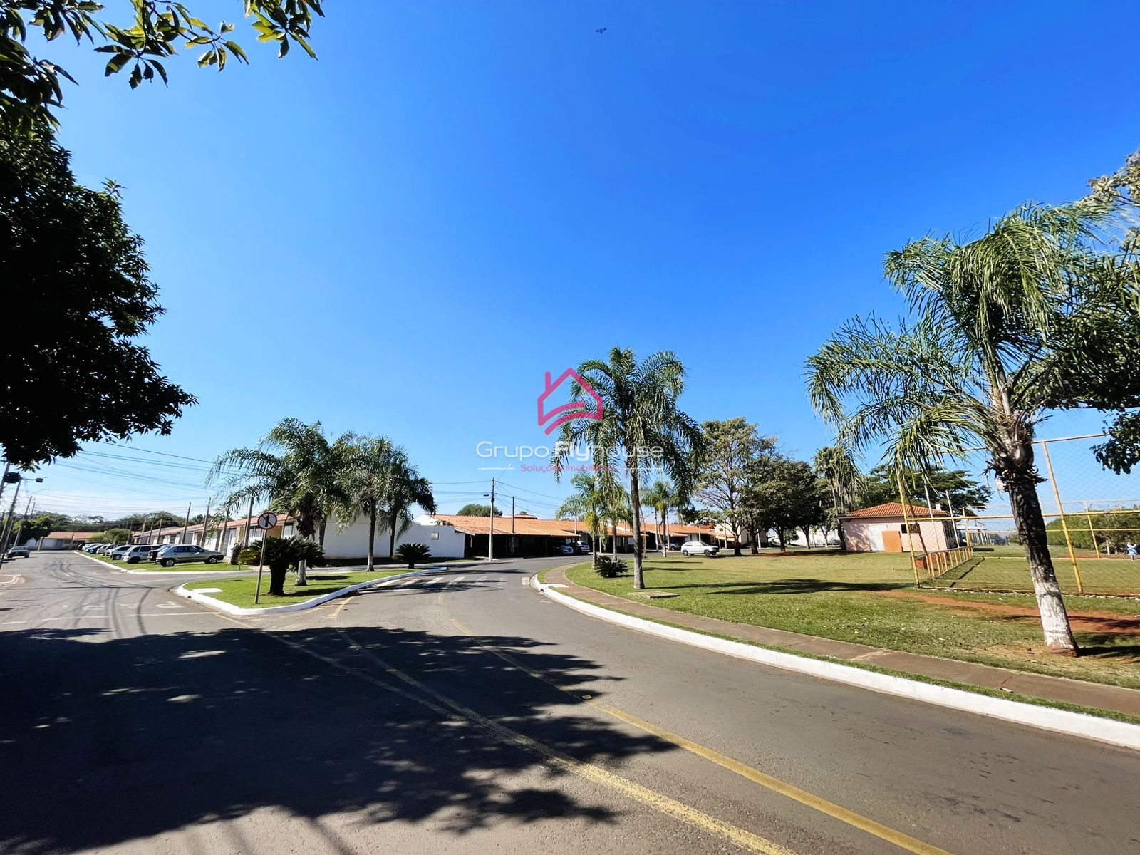 Casa à venda com 2 quartos, 50m² - Foto 17