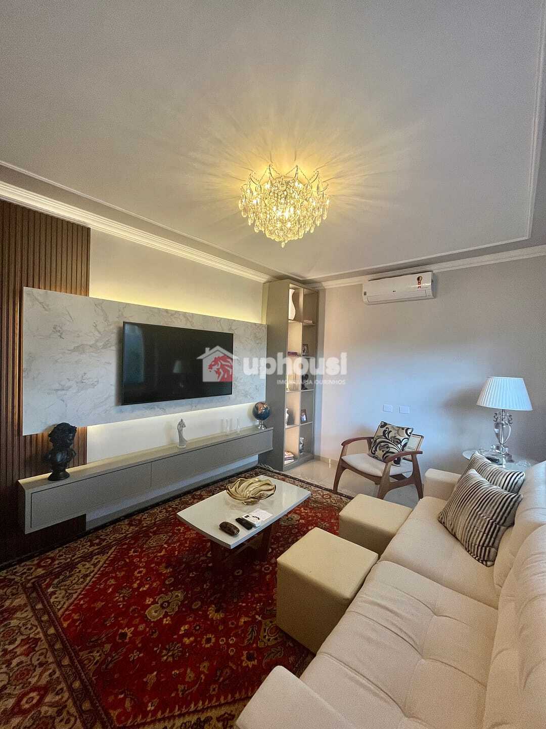 Casa à venda com 3 quartos, 175m² - Foto 1