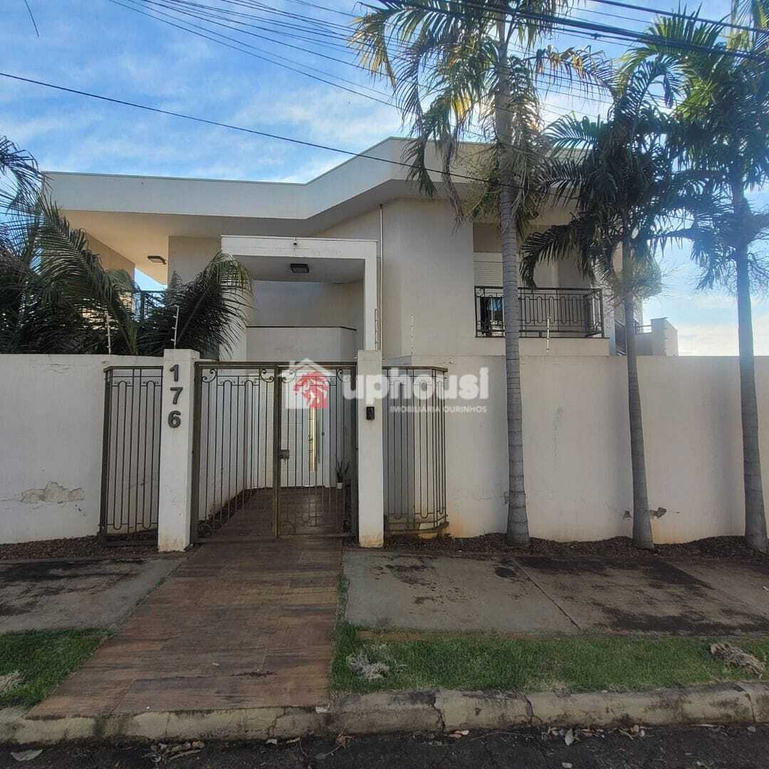 Casa à venda com 4 quartos, 295m² - Foto 1