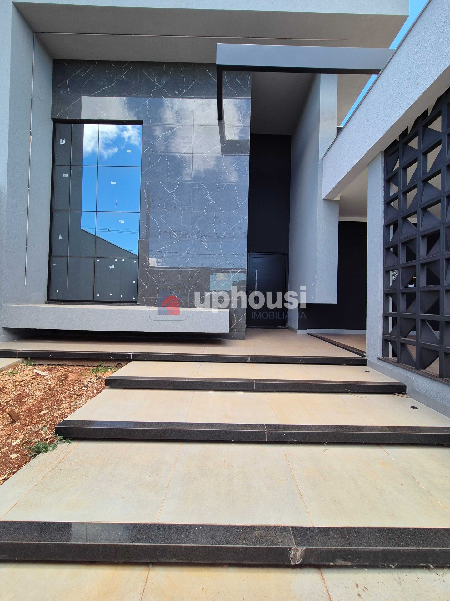 Casa à venda com 3 quartos, 210m² - Foto 2