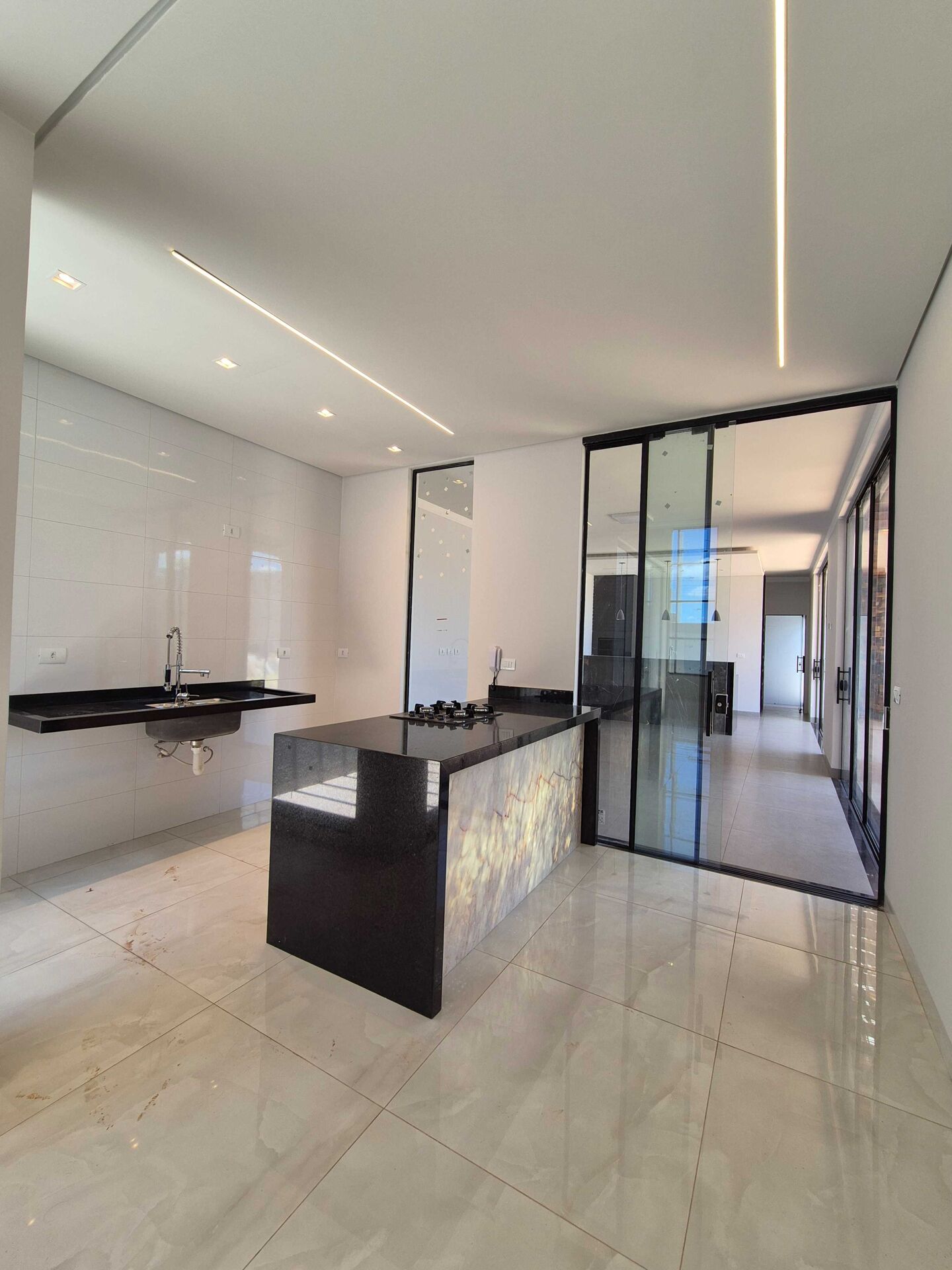 Casa à venda com 3 quartos, 210m² - Foto 7