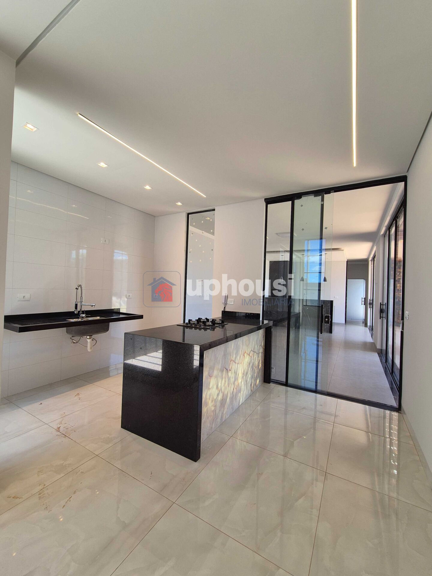 Casa à venda com 3 quartos, 210m² - Foto 6