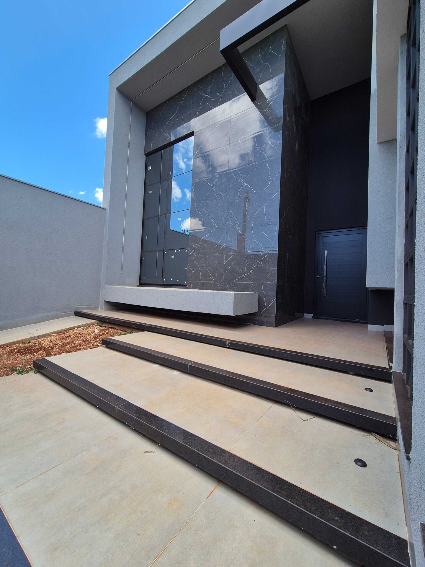 Casa à venda com 3 quartos, 210m² - Foto 2