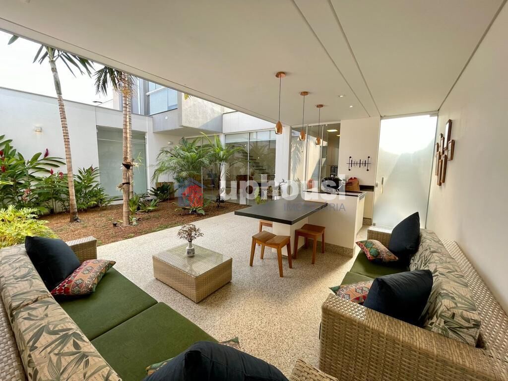 Casa à venda com 3 quartos, 280m² - Foto 1